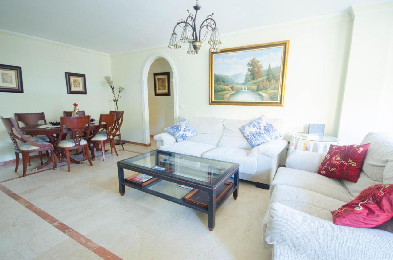 Aparment Neptuno- Located On The Promenade A Few Metres From The Beach. Estepona Esterno foto