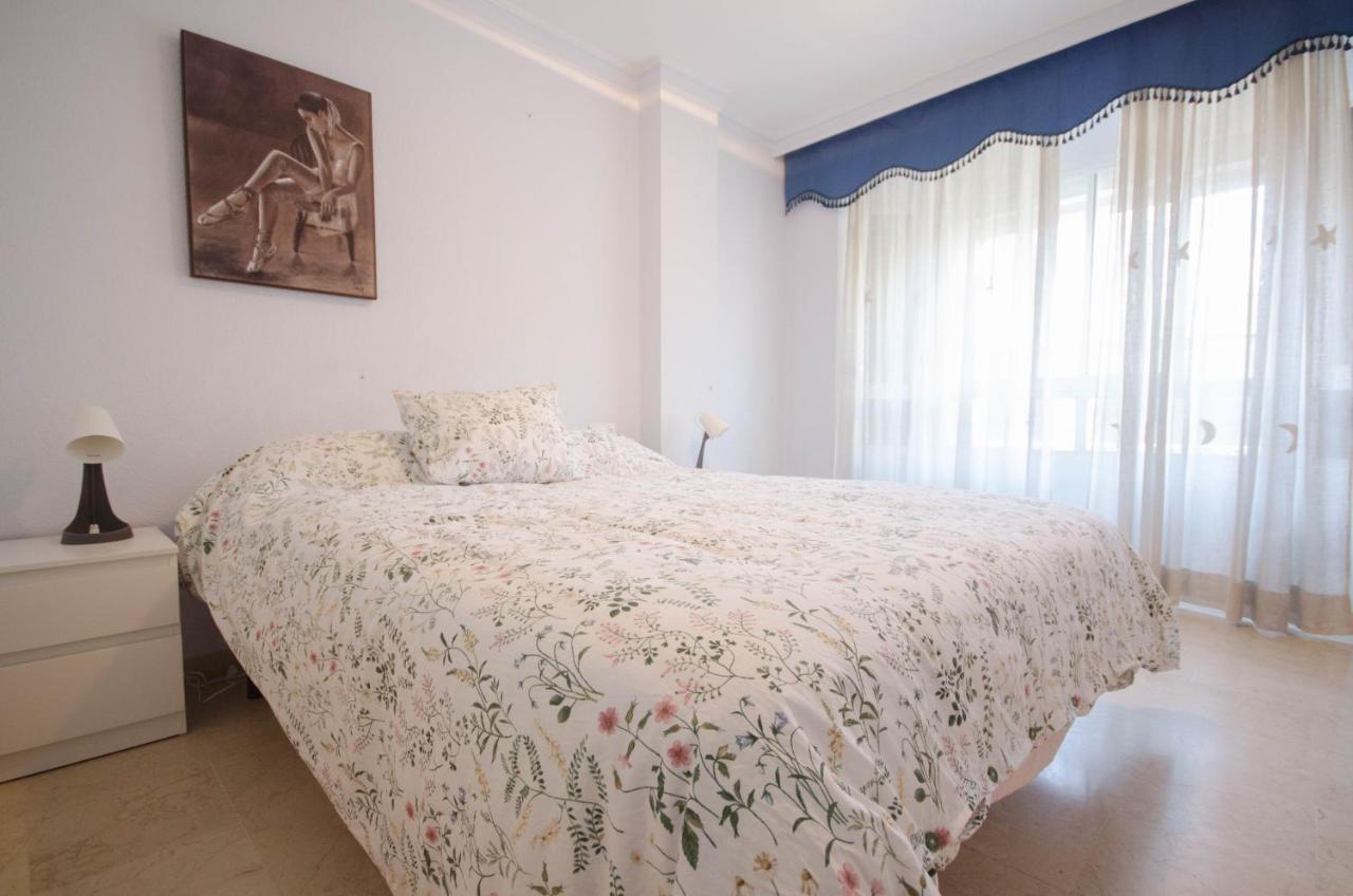 Aparment Neptuno- Located On The Promenade A Few Metres From The Beach. Estepona Esterno foto