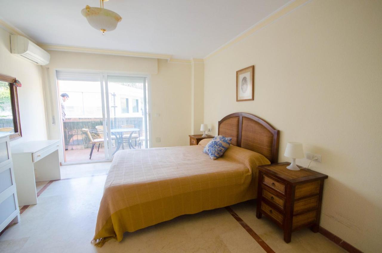 Aparment Neptuno- Located On The Promenade A Few Metres From The Beach. Estepona Esterno foto