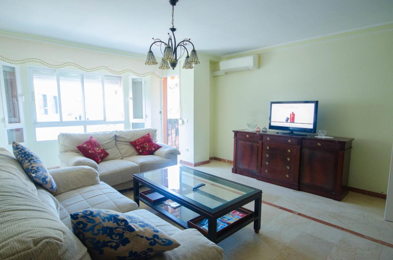 Aparment Neptuno- Located On The Promenade A Few Metres From The Beach. Estepona Esterno foto