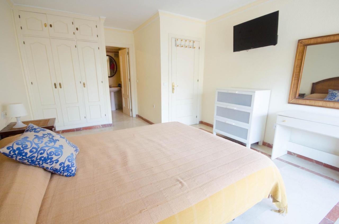 Aparment Neptuno- Located On The Promenade A Few Metres From The Beach. Estepona Esterno foto