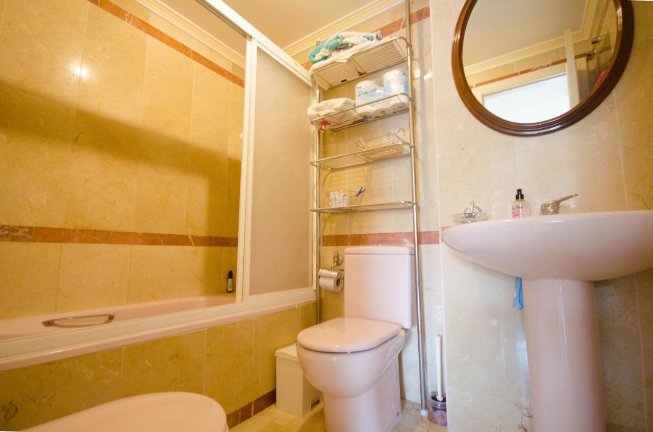 Aparment Neptuno- Located On The Promenade A Few Metres From The Beach. Estepona Esterno foto