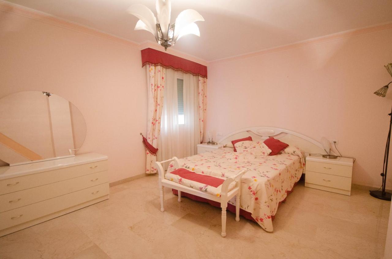Aparment Neptuno- Located On The Promenade A Few Metres From The Beach. Estepona Esterno foto