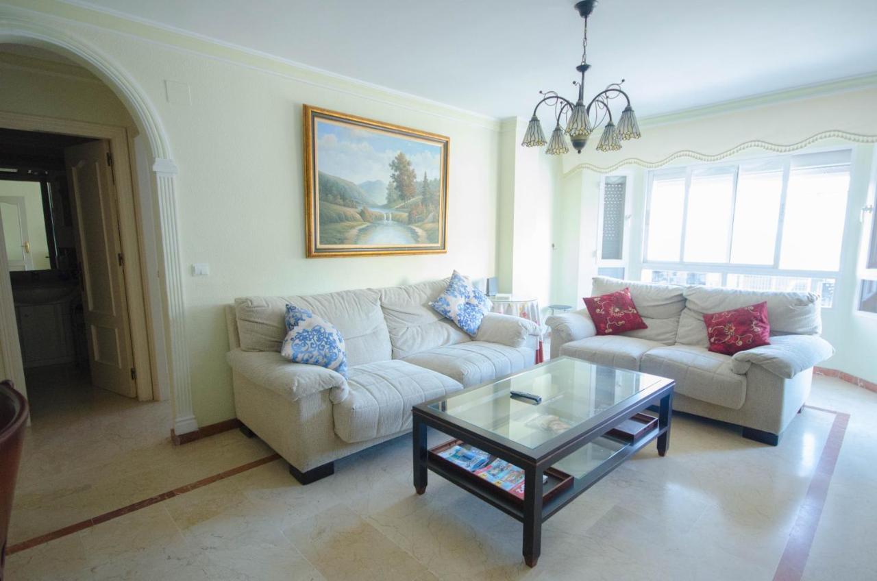 Aparment Neptuno- Located On The Promenade A Few Metres From The Beach. Estepona Esterno foto