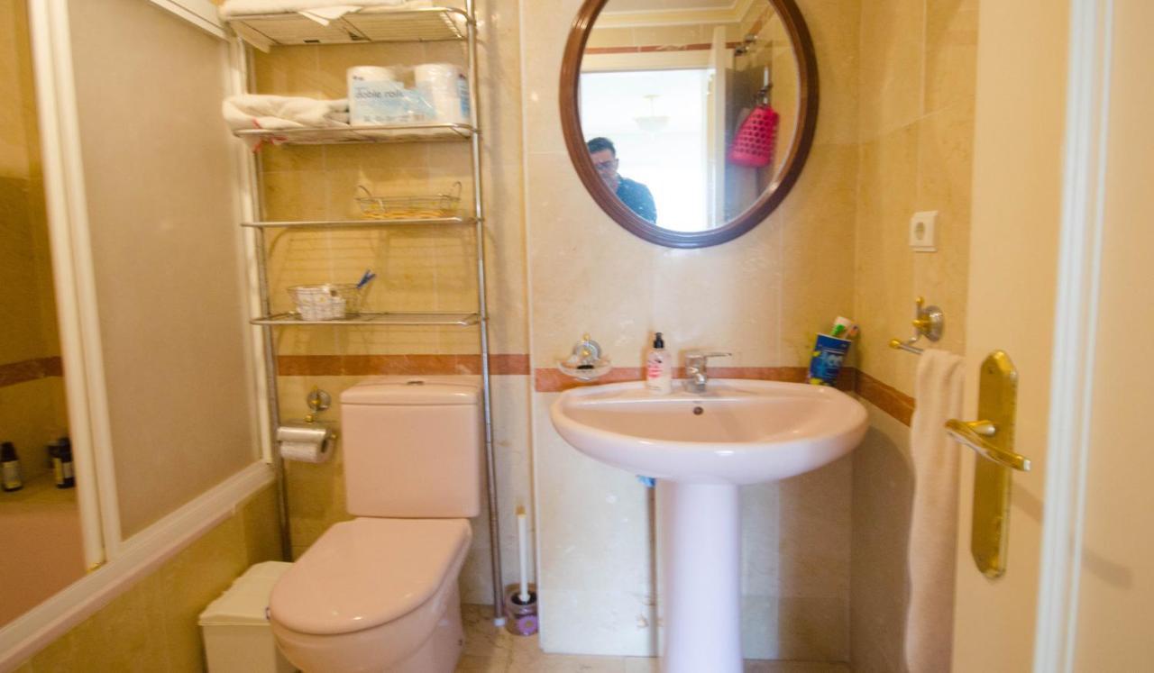 Aparment Neptuno- Located On The Promenade A Few Metres From The Beach. Estepona Esterno foto