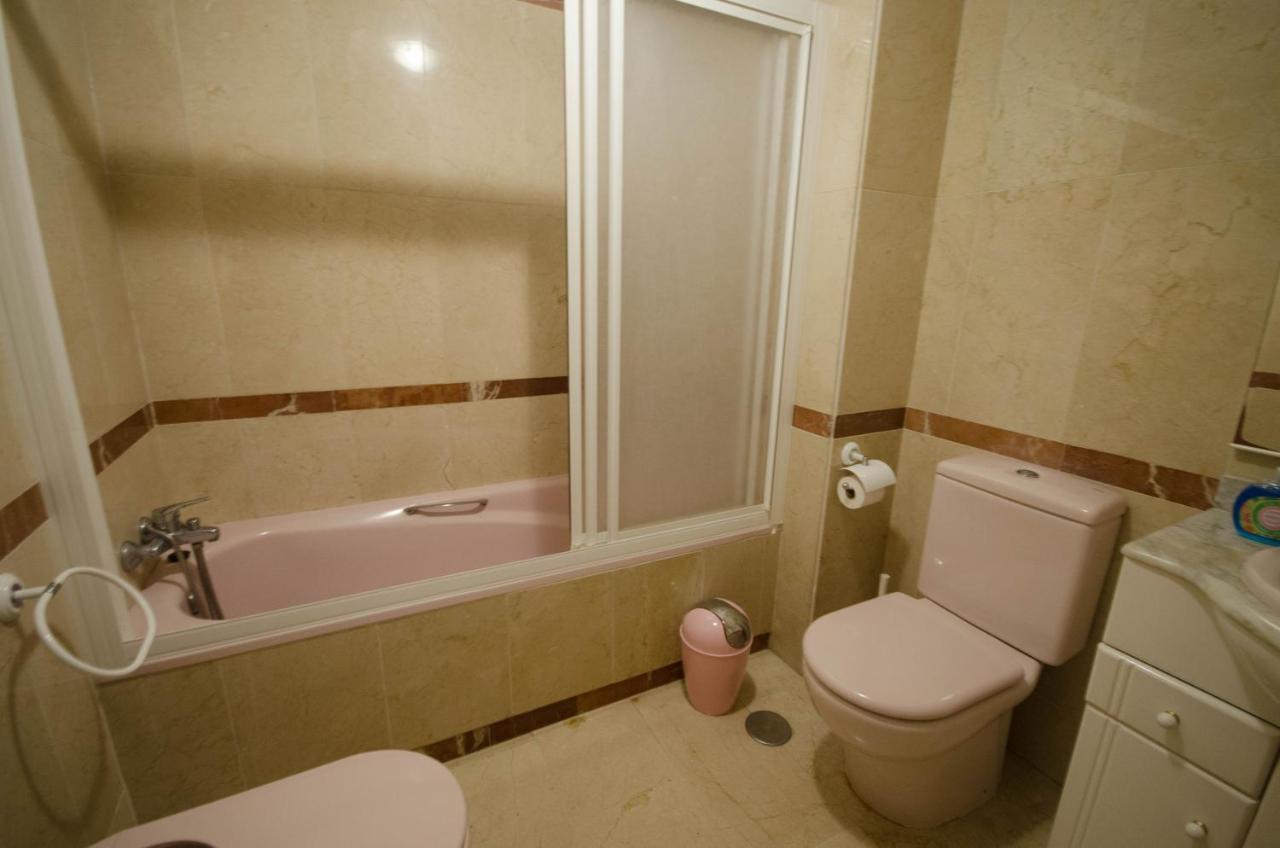 Aparment Neptuno- Located On The Promenade A Few Metres From The Beach. Estepona Esterno foto