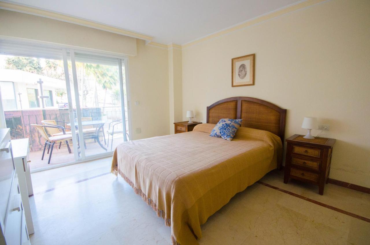 Aparment Neptuno- Located On The Promenade A Few Metres From The Beach. Estepona Esterno foto