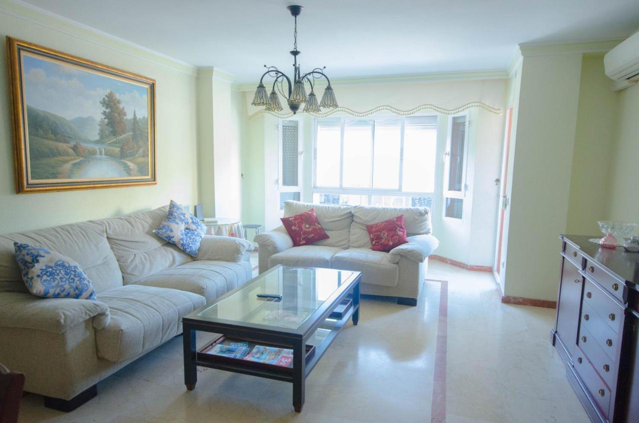 Aparment Neptuno- Located On The Promenade A Few Metres From The Beach. Estepona Esterno foto