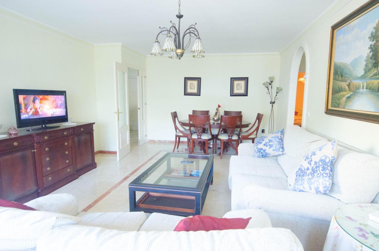 Aparment Neptuno- Located On The Promenade A Few Metres From The Beach. Estepona Esterno foto